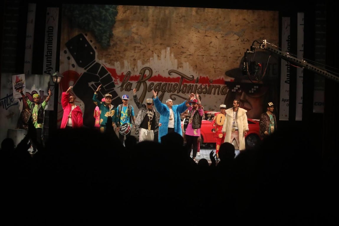 FOTOS: chirigota Daddy Cadi en el COAC 2019