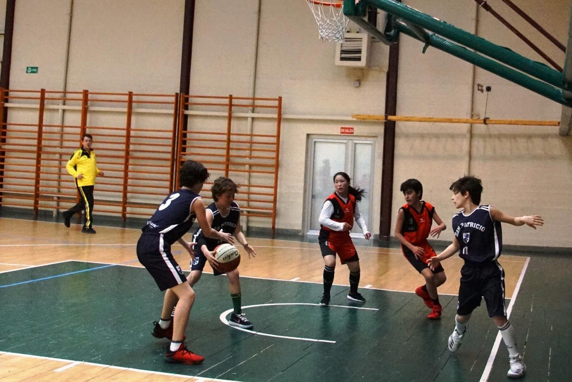 Las mejóres imágenes del partido de baloncesto entre San Patricio Soto y Ntra. Sra. Providencia