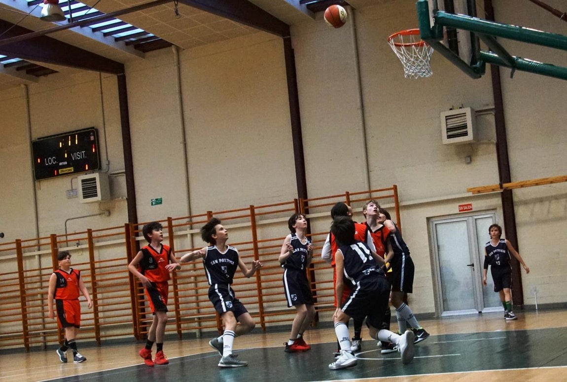 Las mejóres imágenes del partido de baloncesto entre San Patricio Soto y Ntra. Sra. Providencia