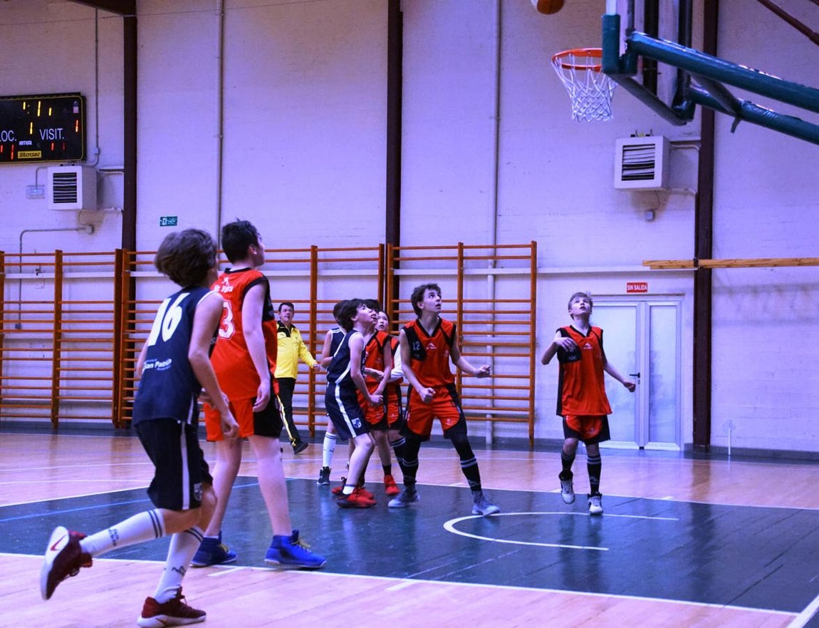 Las mejóres imágenes del partido de baloncesto entre San Patricio Soto y Ntra. Sra. Providencia
