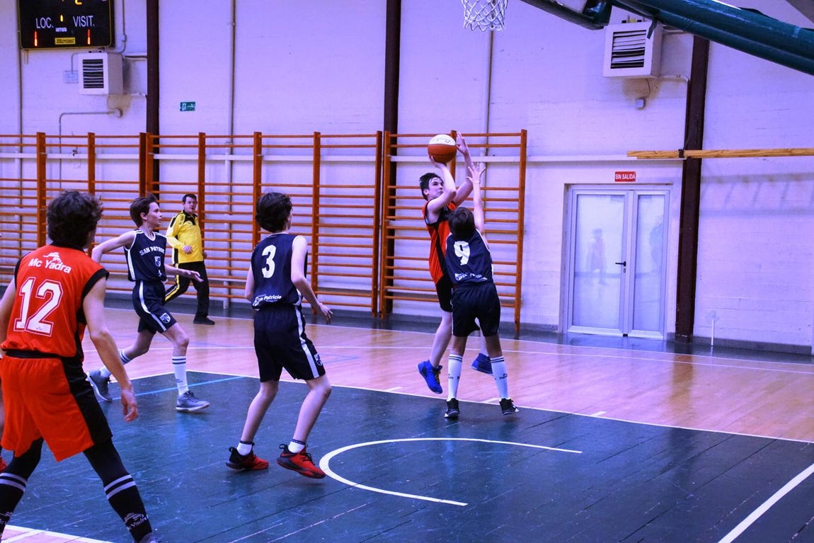 Las mejóres imágenes del partido de baloncesto entre San Patricio Soto y Ntra. Sra. Providencia