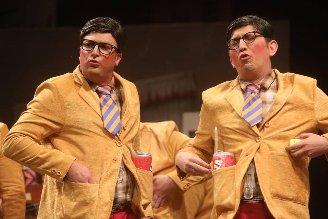 FOTOS: chirigota Los que no valen ni para estar escondidos