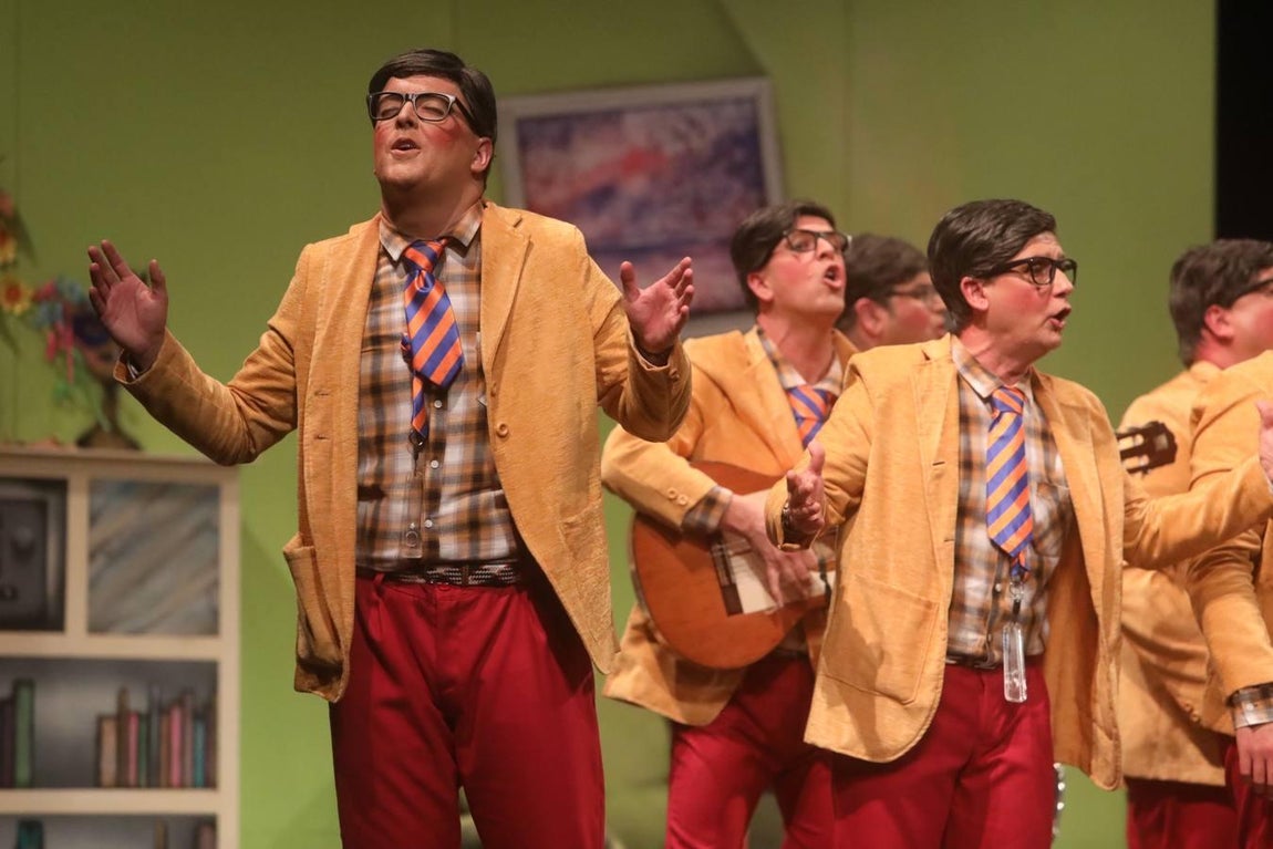 FOTOS: chirigota Los que no valen ni para estar escondidos