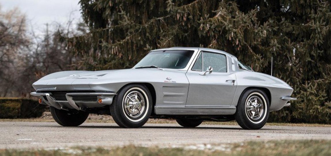 Chevrolet Corvette Split. Se espera que este vehículo salga a subasta el próximo 8 y 9 de marzo, y se pide cerca de 400.000 euros por él, a pesar de ser un diseño de 1963. El coche tiene poco más de 77.000 kilómetros en su odómetro.