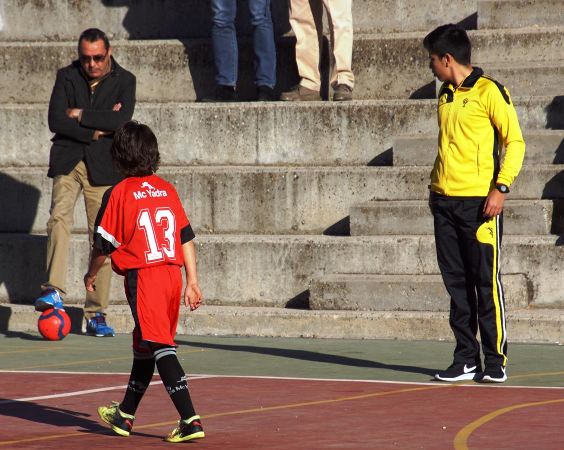 Las mejores imágenes del encuentro de futsal alevín entre el Asunción Cuestablanca y el Amor de Dios. 