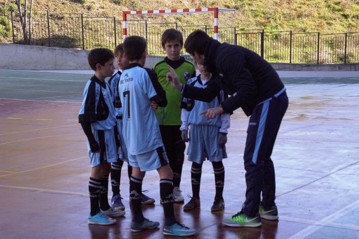 Las mejores imágenes del encuentro de futsal alevín entre el Asunción Cuestablanca y el Amor de Dios. 