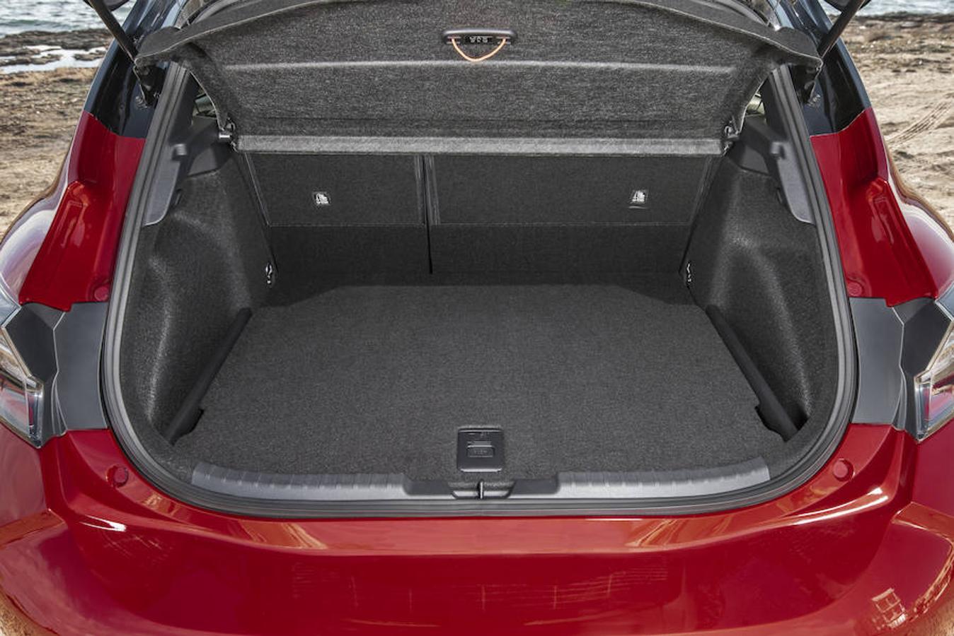 El compacto de la familia, el Corolla Hatchback, es ágil y cómodo para el día a día en la ciudad, pero se atreve con los viajes largos. 