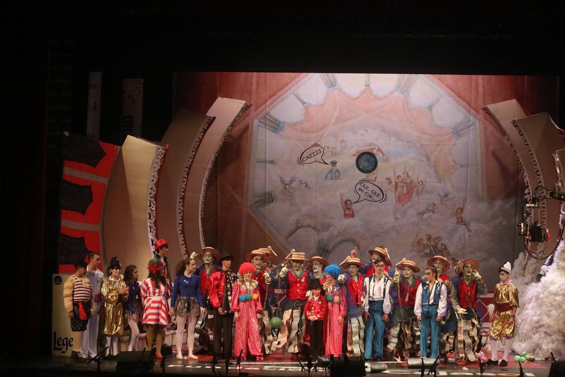 FOTOS: chirigota Los fantasmíbiris mamarrachíbiris del templo de las coplíbiris