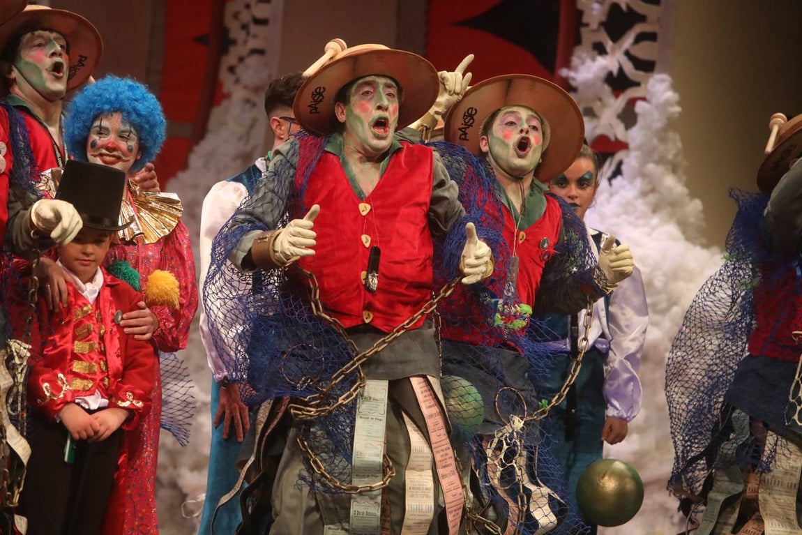 FOTOS: chirigota Los fantasmíbiris mamarrachíbiris del templo de las coplíbiris