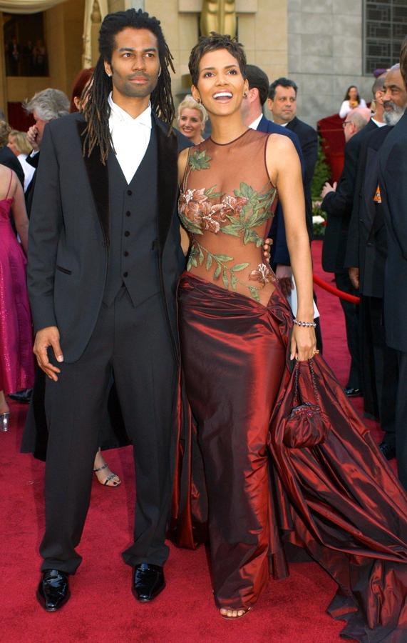 Halle Berry. Elie Saab, 2002.