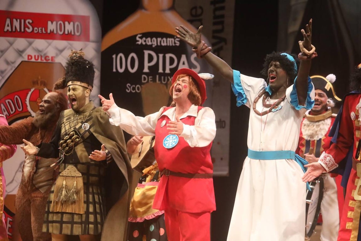 FOTOS: chirigota Los que vienen de etiqueta