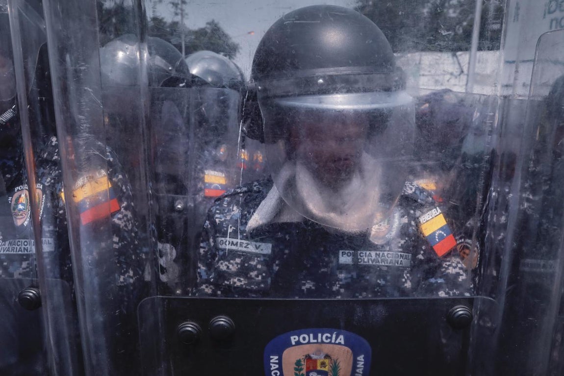 Los choques entre chavistas y opositores, en imágenes