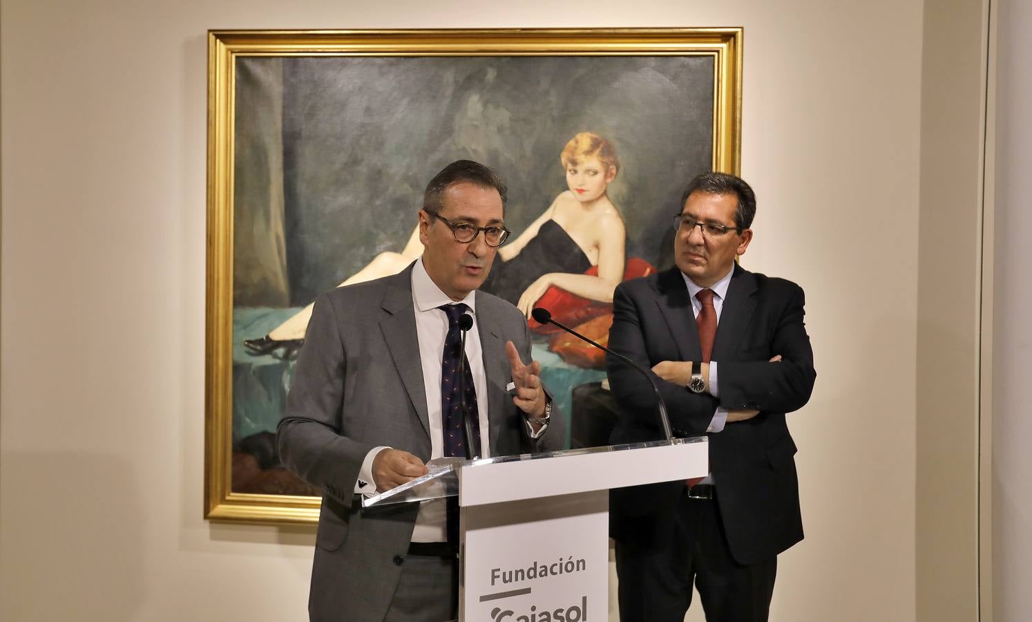 La exposición «Enrique Ochoa. La mirada de la mujer», en imágenes