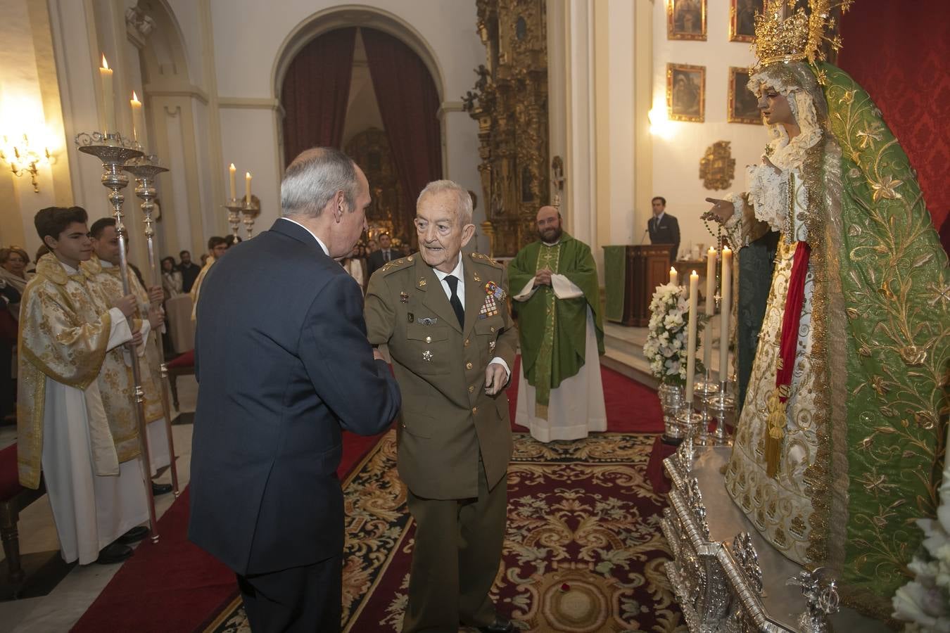 La imposición del fajín de general a la Esperanza de Córdoba, en imágenes