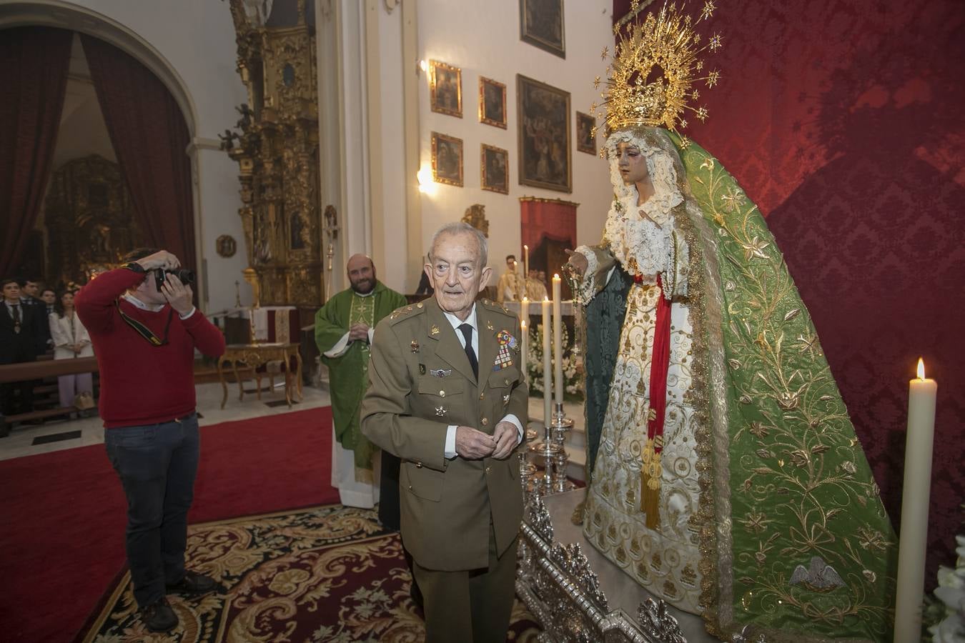 La imposición del fajín de general a la Esperanza de Córdoba, en imágenes