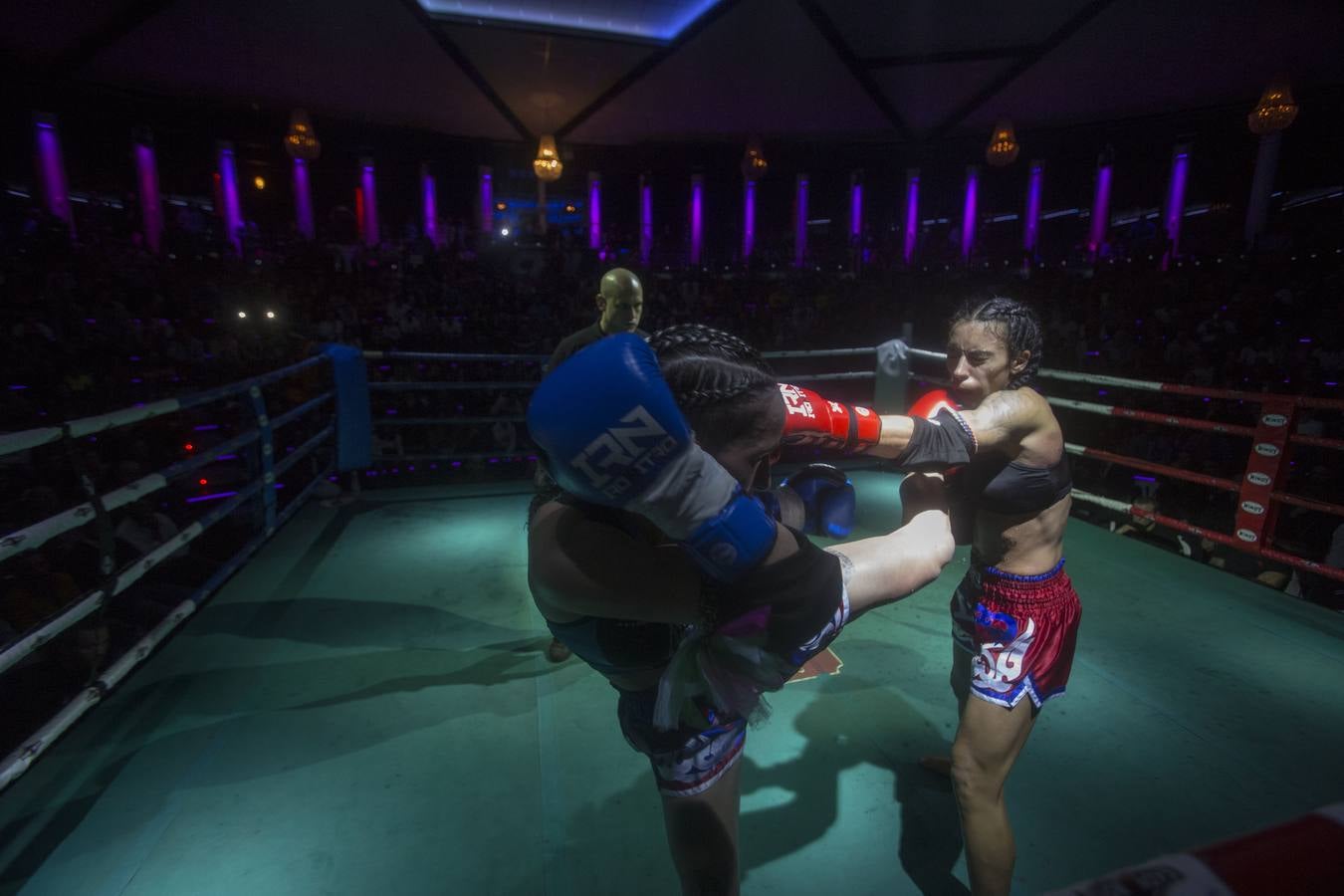 Las espectaculares imágenes del tercer campeonato mundial de muay thai para Carlos Coello