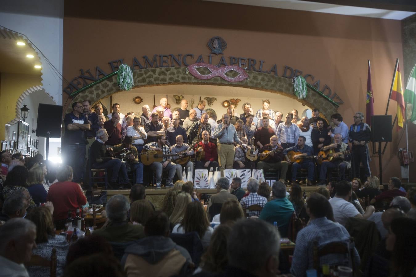 FOTOS: La Gambada de la Peña La tertulia de Doña Frasquita pone sabor al Carnaval de Cádiz