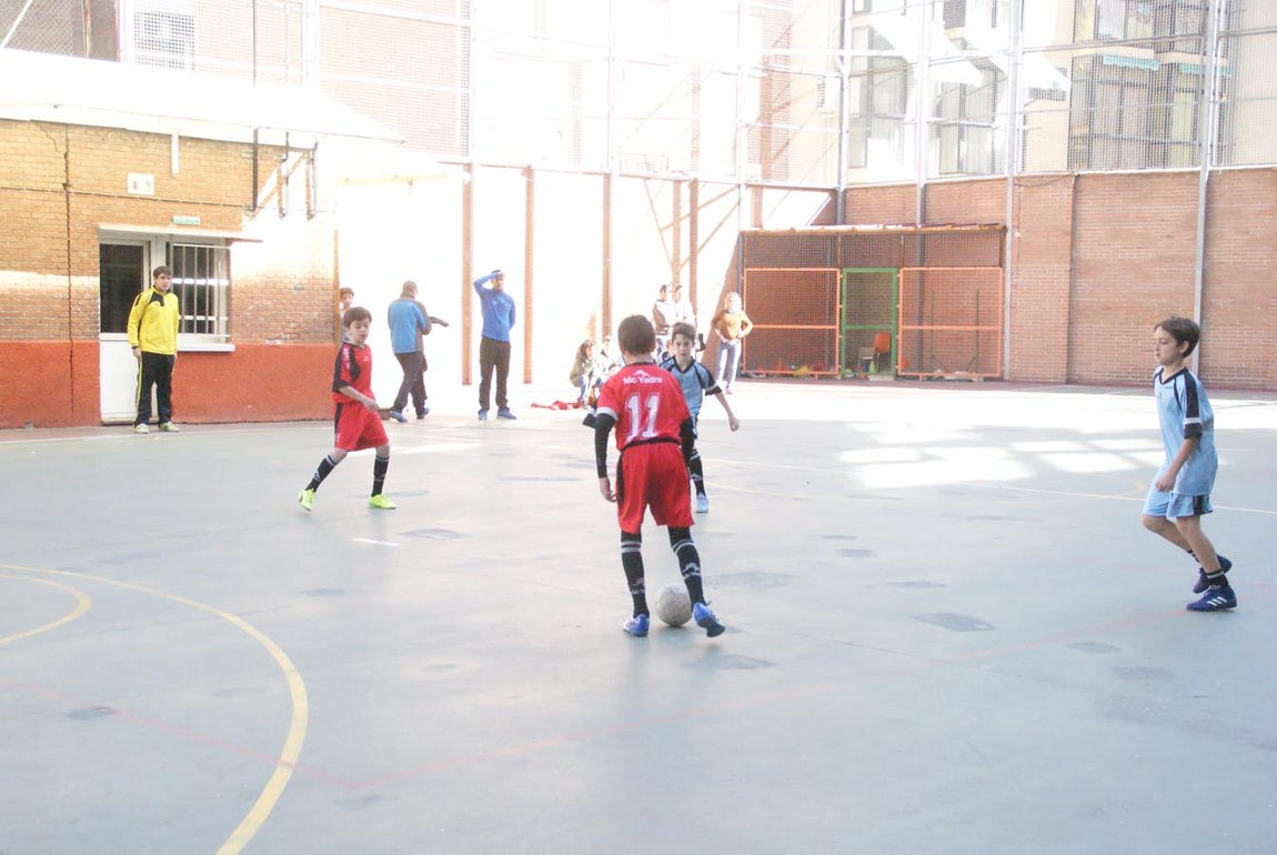 Las mejores imágenes del partido de fútbol sala entre Sagrada Familia Jorge Juan &quot;A&quot; y Nuestra Señora Consolación &quot;B&quot;