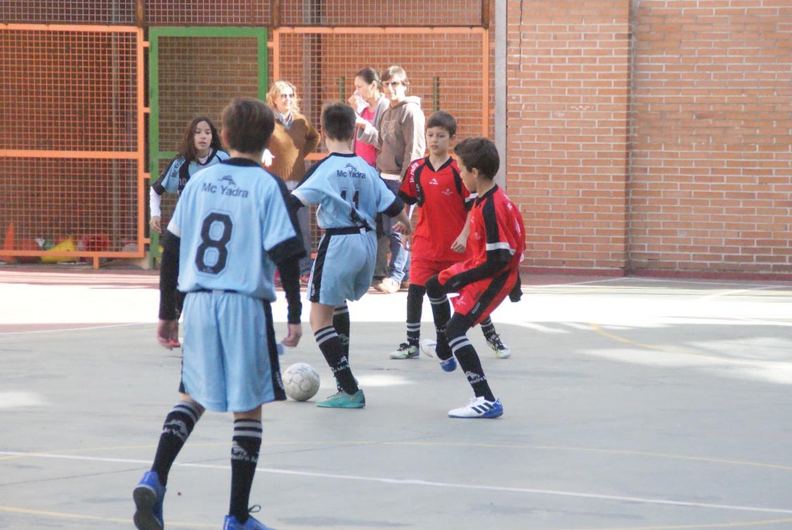 Las mejores imágenes del partido de fútbol sala entre Sagrada Familia Jorge Juan &quot;A&quot; y Nuestra Señora Consolación &quot;B&quot;