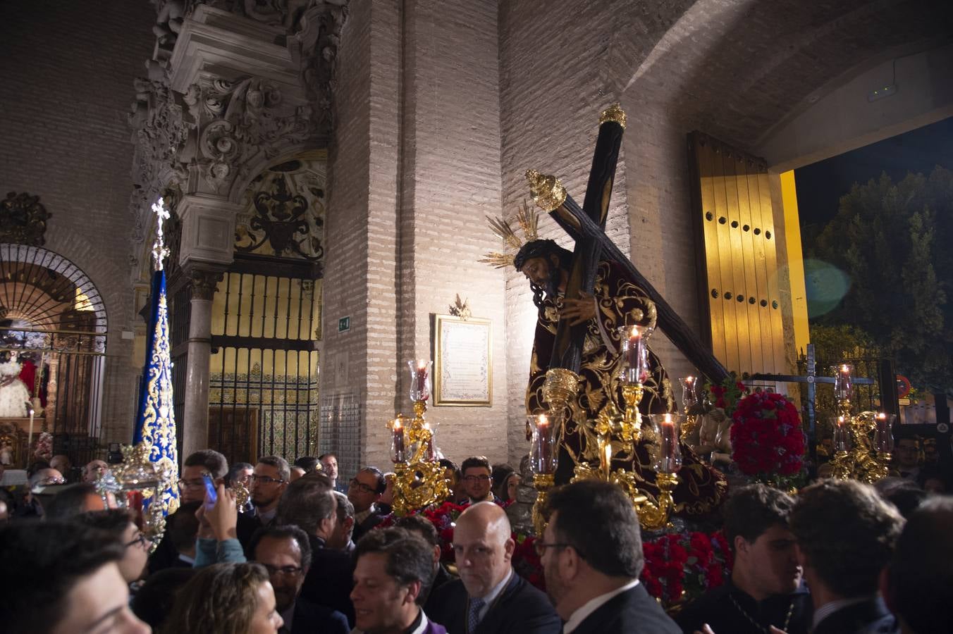 Galería del vía crucis del Cristo de las Tres Caídas de Triana