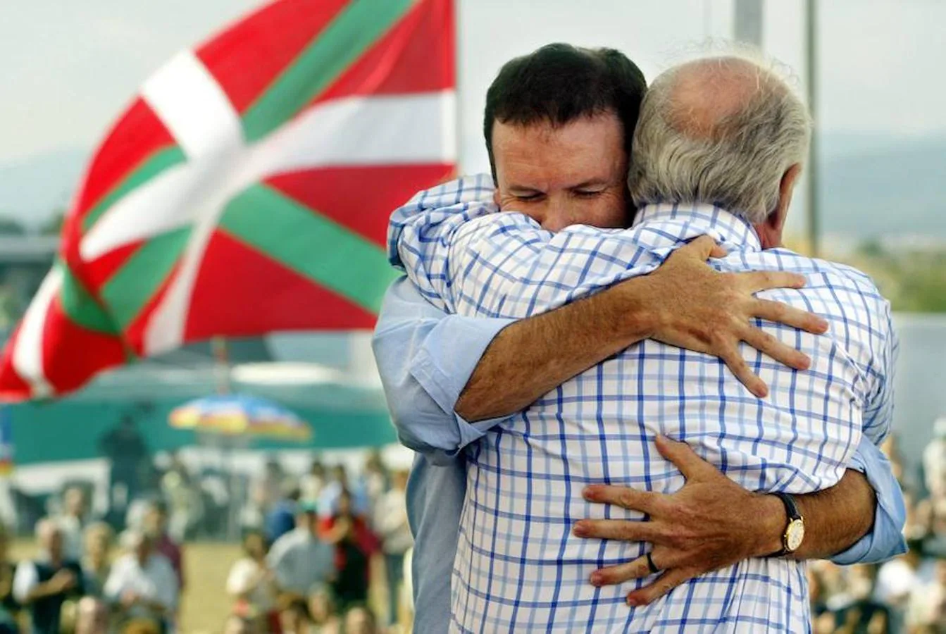 El exlendakari del Gobierno Vasco Juan José Ibarretxe ha lamentado la muerte del expresidente del PNV Xabier Arzalluz, al que se ha referido como «un hombre de gran prestigio».. 