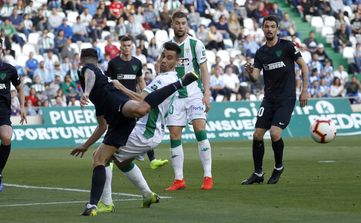 Las mejores jugadas del Córdoba-Málaga, en imágenes