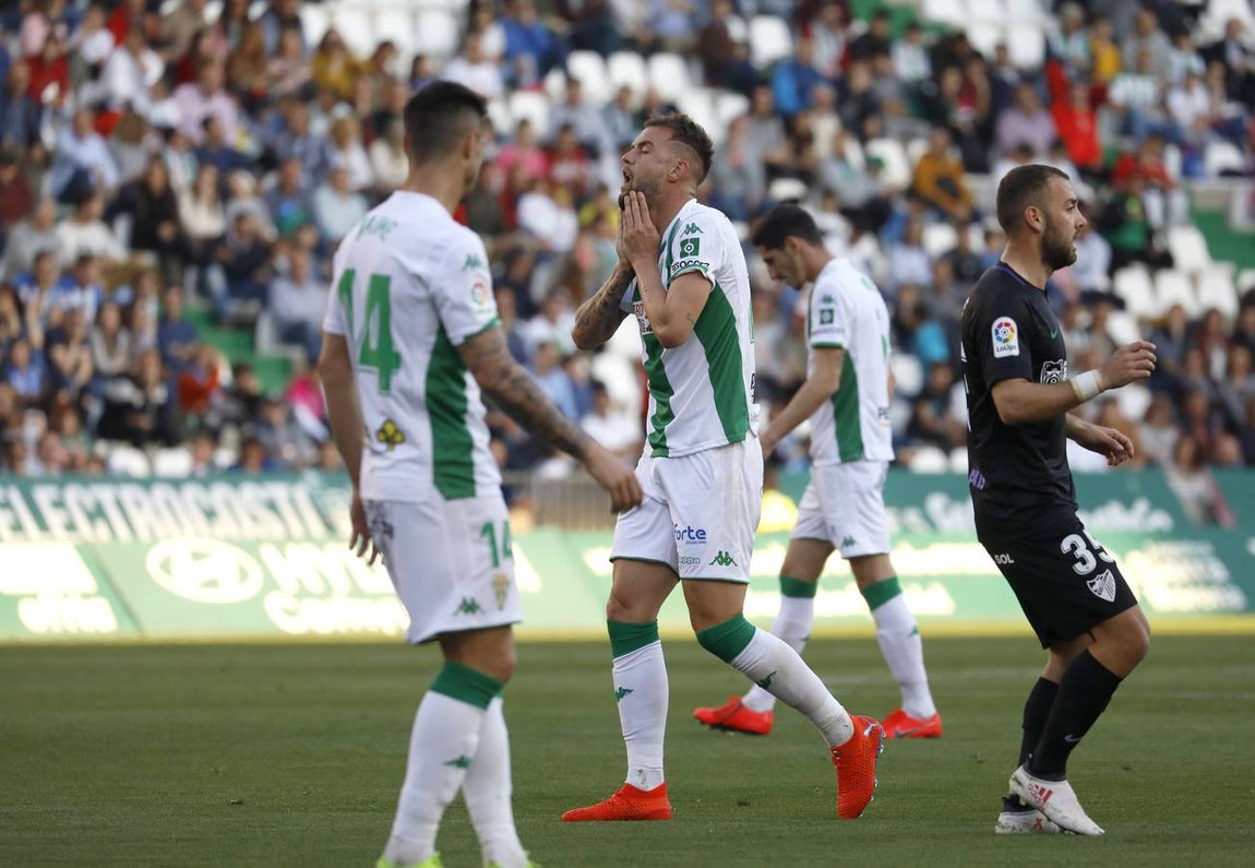 Las mejores jugadas del Córdoba-Málaga, en imágenes