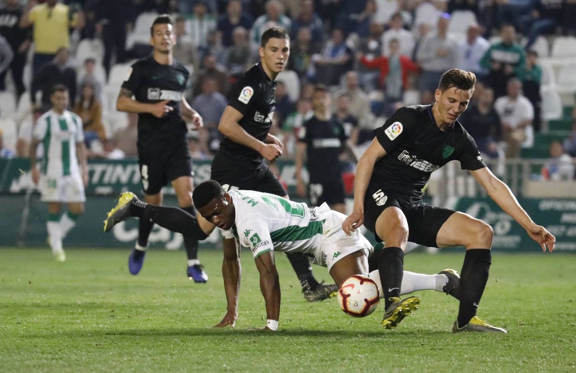 Las mejores jugadas del Córdoba-Málaga, en imágenes