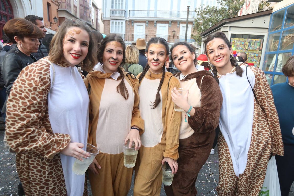 Fotos: Ambiente en las calles del centro en la tarde del sábado de Carnaval