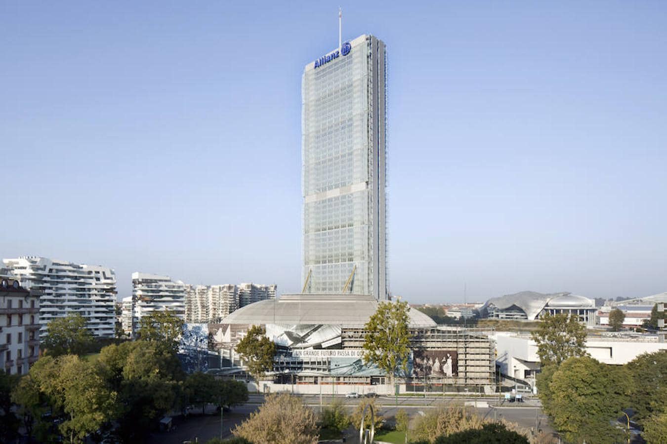 Allianz Tower, 2014. 