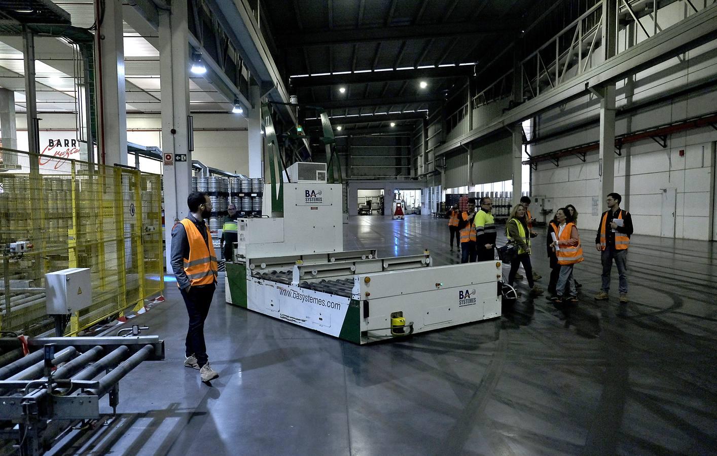 Un paseo gráfico por la fábrica de cerveza líder en Andalucía