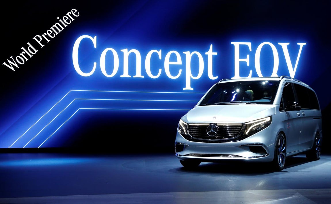 Mercedes. Mercedes benz ha presentado, entre otras novedades, el prototipo EQV, la base de un monovolumen eléctrico que se fabricará en la planta que la marca tiene en Vitoria. Este «concept» tiene una batería de 100 kWh y una autonomía de 400 kilómetros. Además, la marca alemana ha desvelado la carrocería «shooting brake» de su nuevo CLA