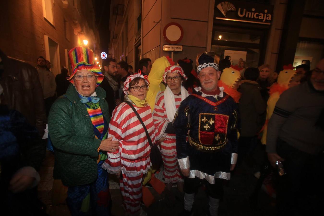 FOTOS: Gran ambiente callejero y en los tablaos en el Carnaval de Cádiz 2019