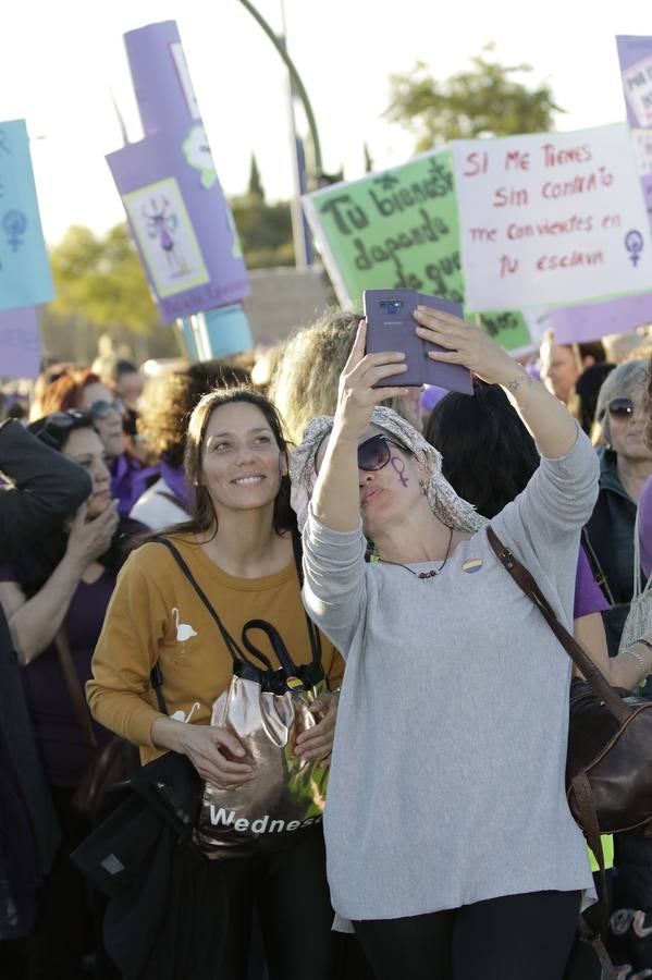 Fotogalería: Así fue la manifestación del 8M en Sevilla