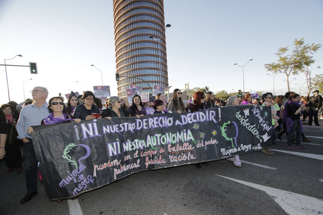 Fotogalería: Así fue la manifestación del 8M en Sevilla