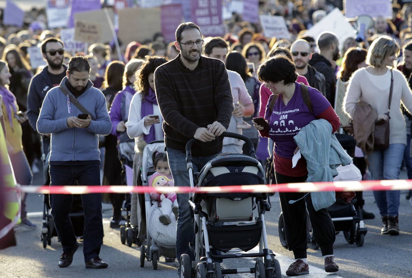 Fotogalería: Así fue la manifestación del 8M en Sevilla