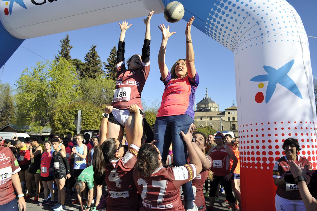 La sexta carrera solidaria «Mujeres y Hombres por la Igualdad» de Toledo, en imágenes