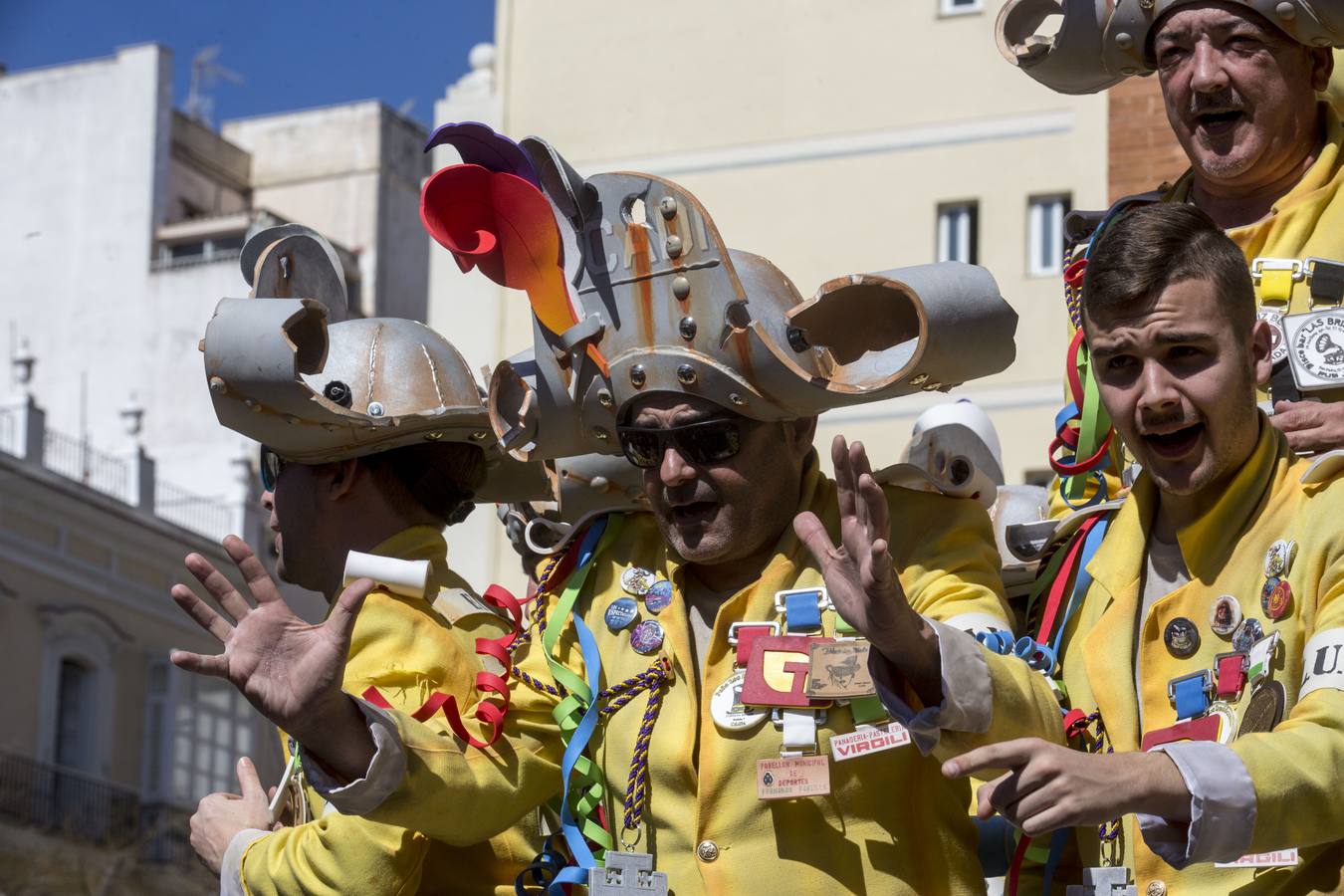 Ambientazo en Cádiz el último día del Carnaval