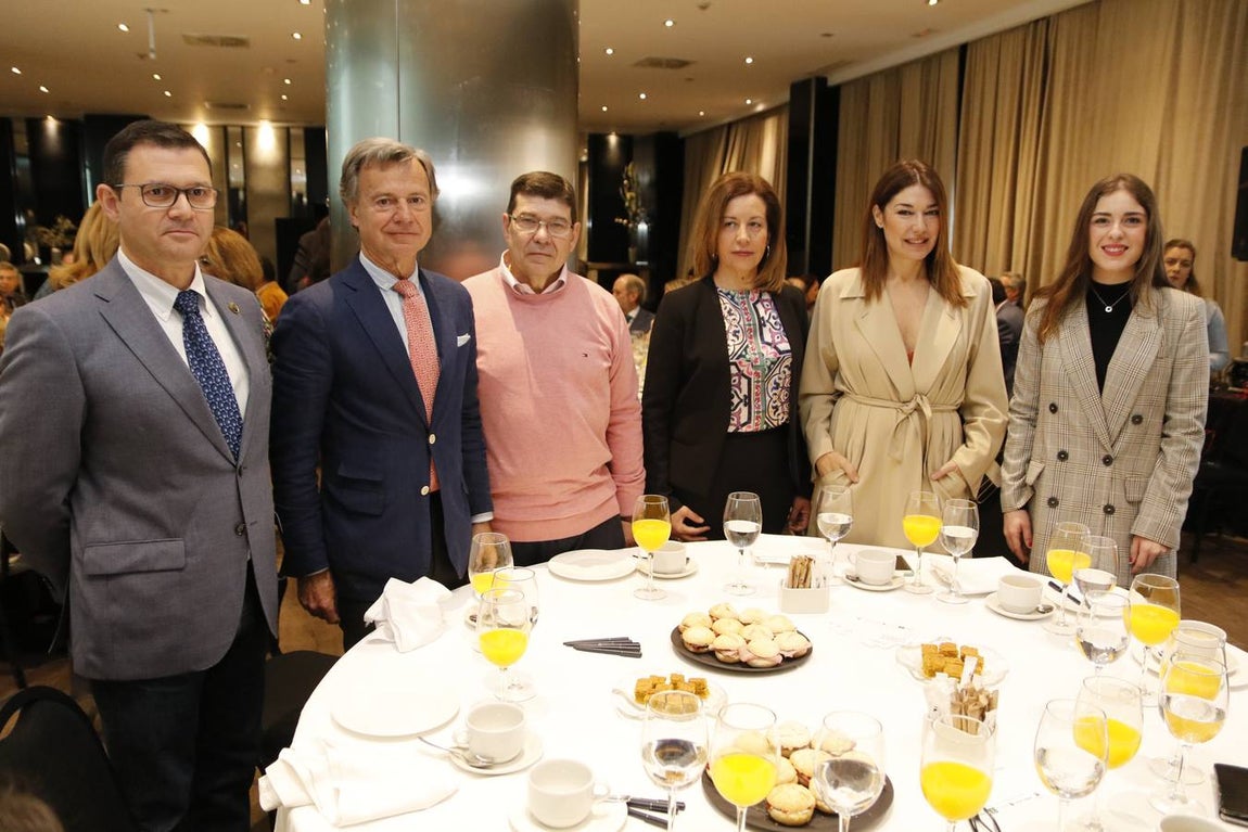 La charla del presidente de Abbott Laboratories España en Córdoba, en imágenes