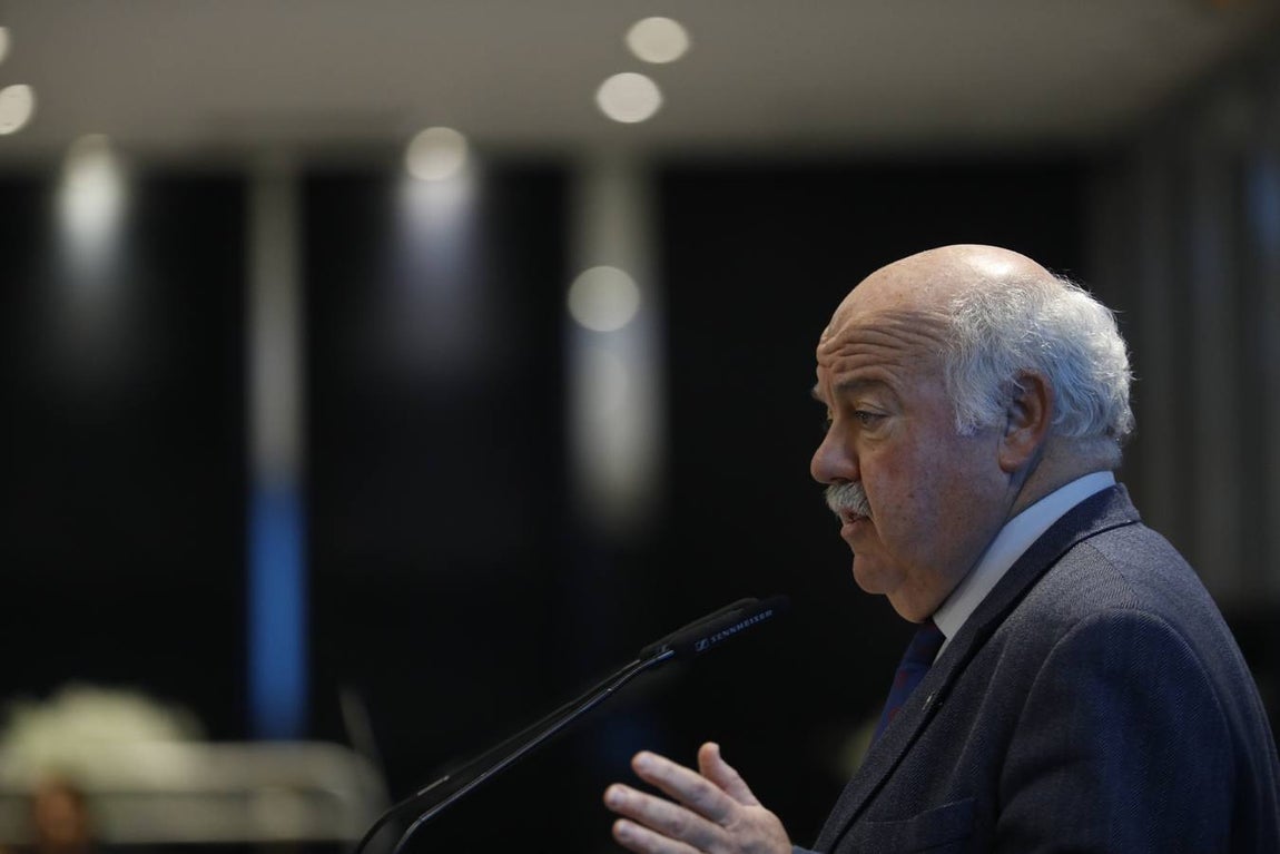 La charla del presidente de Abbott Laboratories España en Córdoba, en imágenes