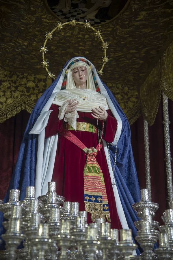 Galería de la Virgen del Rosario de la Hermandad de Montesión en su paso de palio