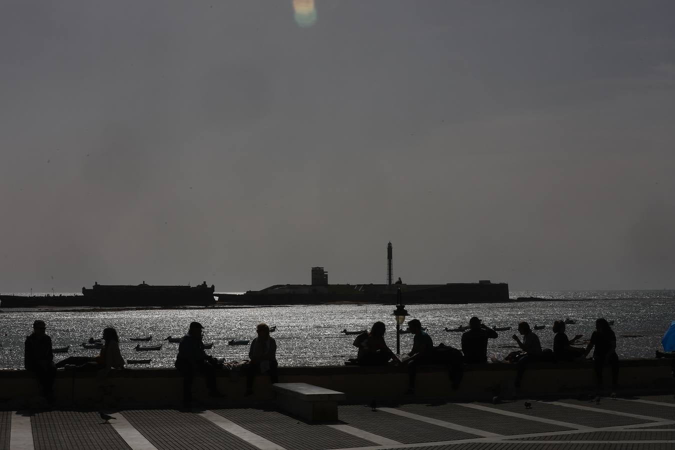 Cádiz se llena de coplas y público en un gran Carnaval Chiquito