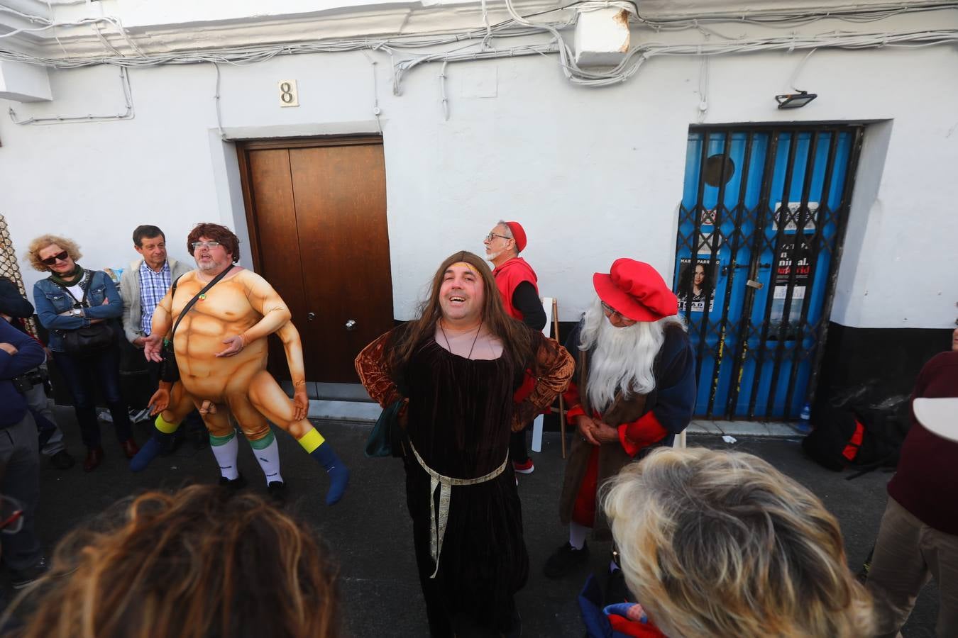 Cádiz se llena de coplas y público en un gran Carnaval Chiquito