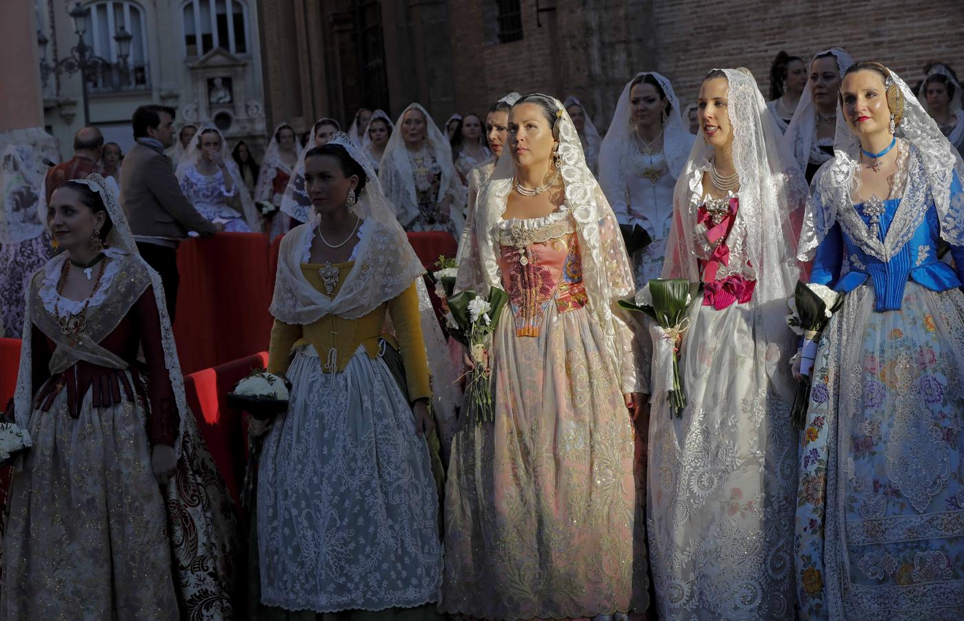 Ofrenda a la Virgen de los Desamparados. 