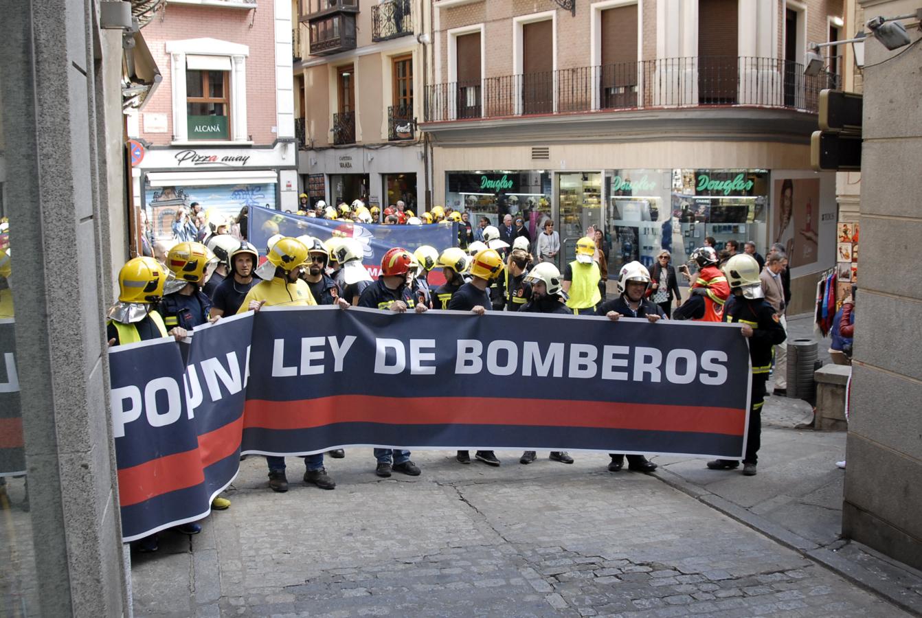 Los bomberos de la región protestan en Toledo