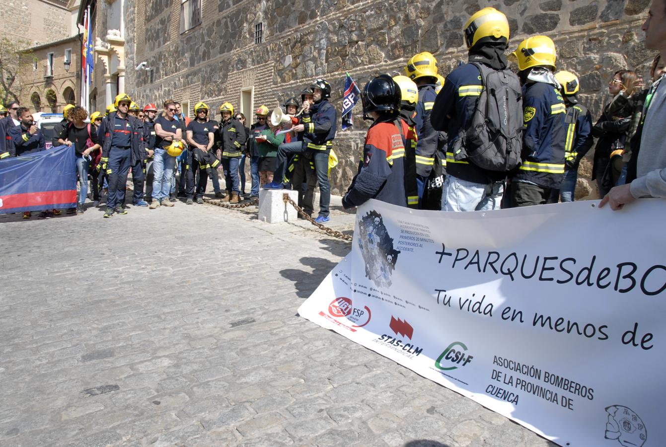 Los bomberos de la región protestan en Toledo