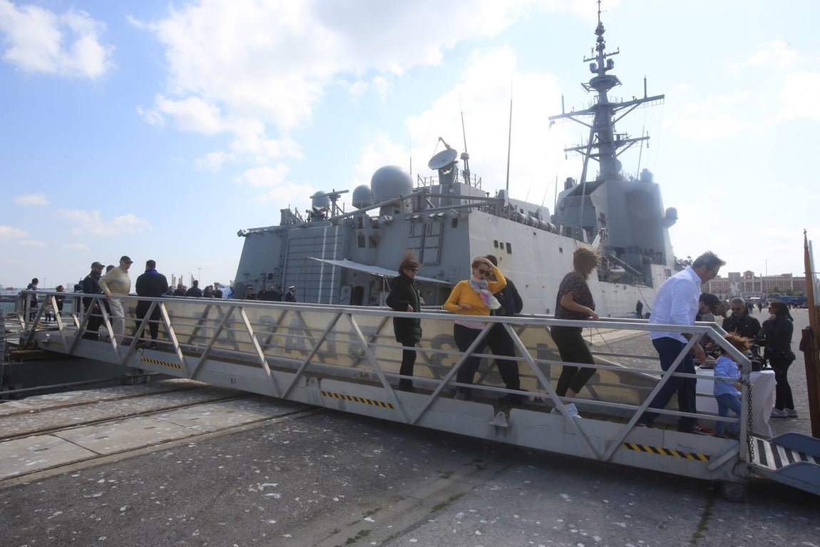 FOTOS: Homenaje de la Armada a la figura de Blas de Lezo en Cádiz