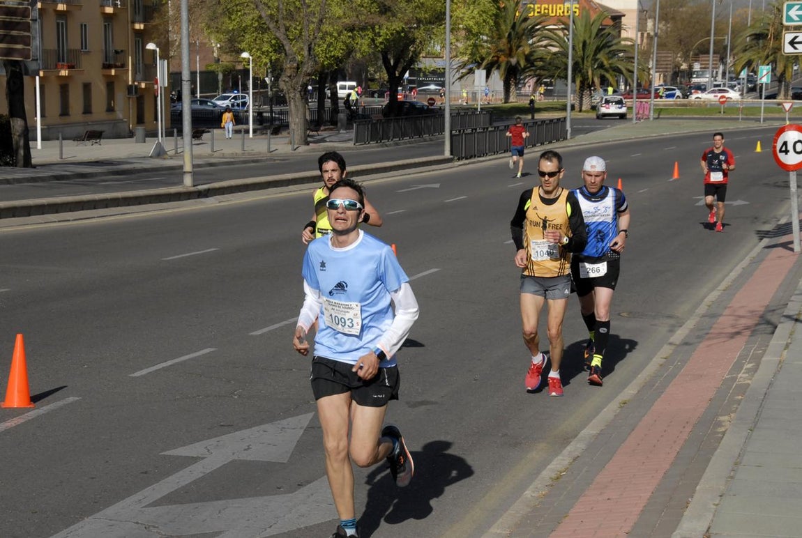 Rafael Martínez-Almeida y Cristina Paloma se alzan con la victoria en la II Media Maratón Toledo