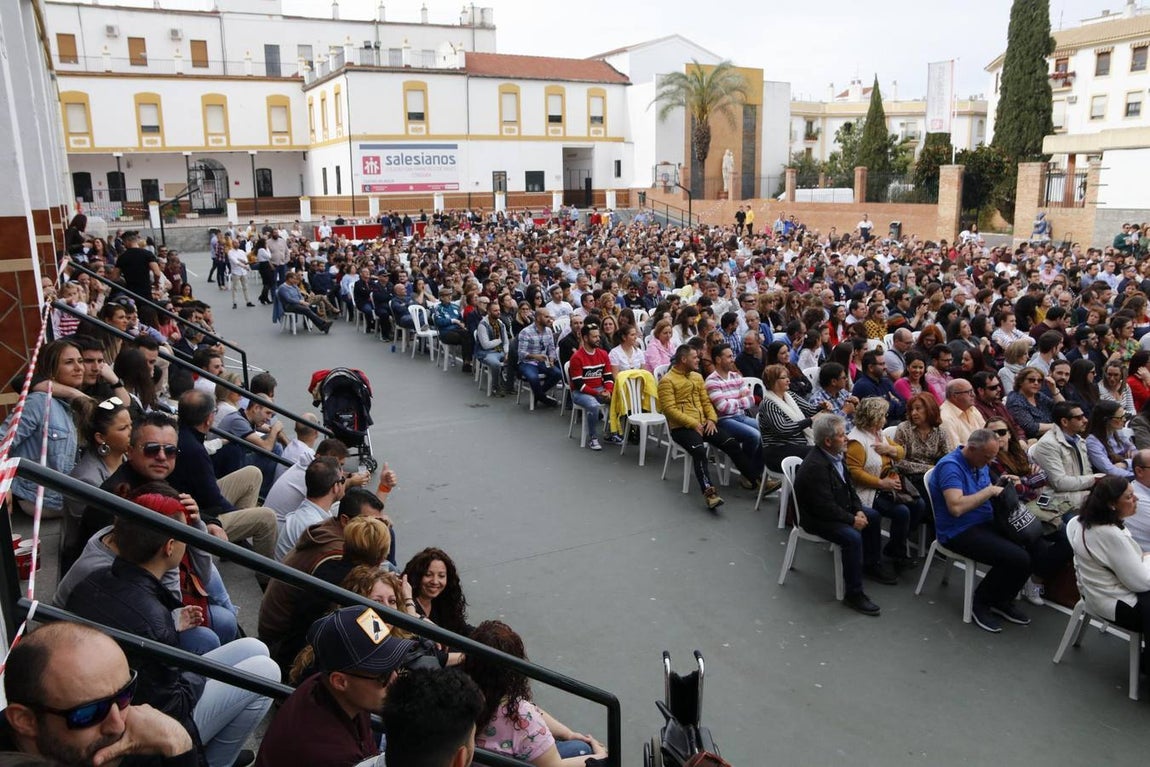 El desembarco del Carnaval de Cádiz en Salesianos, en imágenes