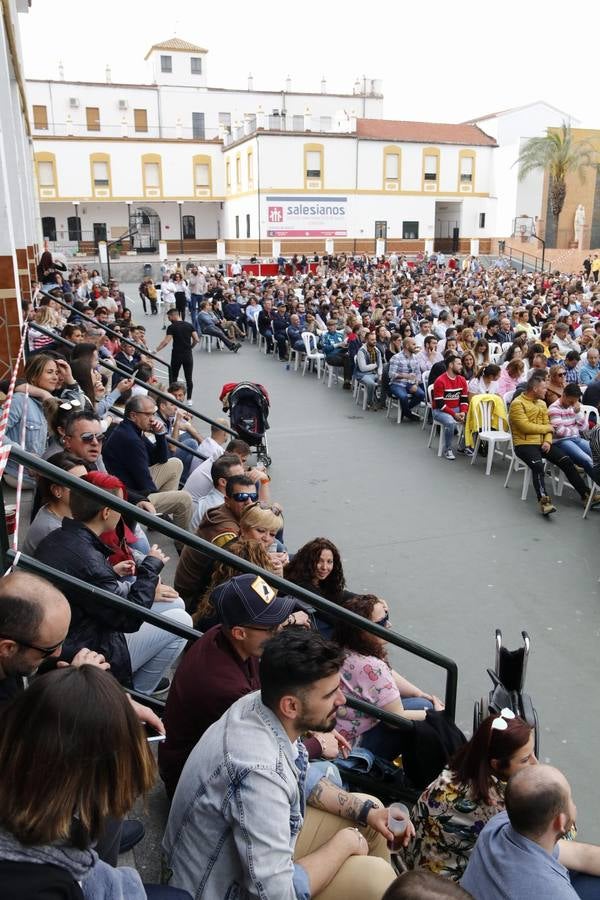 El desembarco del Carnaval de Cádiz en Salesianos, en imágenes